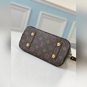 LV Артикул： M90584  Сумка Alma BB Блестящая кожа Monogram Verni