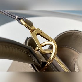 LV Модель M41053 MONTAIGNE с большим тиснением, серый, маленькая