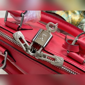 LV Сумка Alma BB Артикул： M59346 Сумка Alma BB, одна из самых з