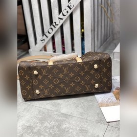 LV Модель M42248 Белая сумка с маленьким ручкой Монограмма из пар
