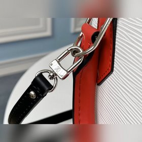 LV Модель M55585 Белая сумка-ракушка Создатель модели – Гастон Ви