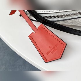 LV Модель M55585 Белая сумка-ракушка Создатель модели – Гастон Ви