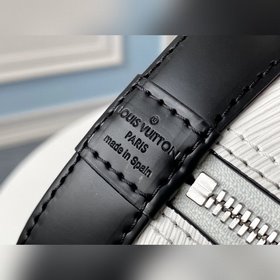 LV Модель M55585 Белая сумка-ракушка Создатель модели – Гастон Ви