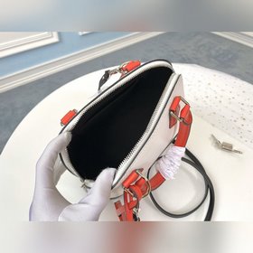 LV Модель M55585 Белая сумка-ракушка Создатель модели – Гастон Ви
