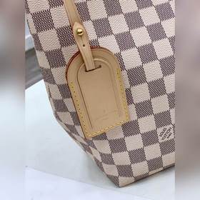 LV Модель： M42248 Белая сумка-клатч с маленьким размером Монограм