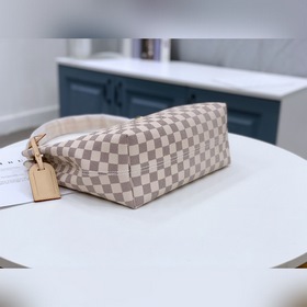 LV Модель： M42248 Белая сумка-клатч с маленьким размером Монограм
