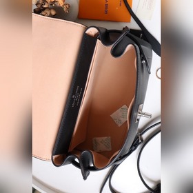LV Артикул： M58978 Сумка, воплотившая всю суть бренда Элегантна