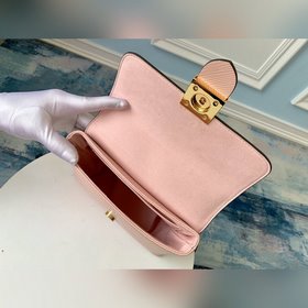 Сумка LV LOCKY BB, модель M52879, розовый Эта небольшая и стильна