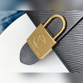 Сумка LV LOCKY BB, модель M52880, черная Эта небольшая и стильная