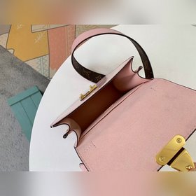 LV Модель M90468 Сумка Spring Street Изготовлена из лакированной
