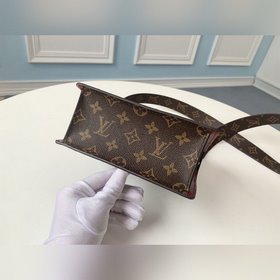 LV Модель M90468 Серебристая лакированная кожа с красным плечевым