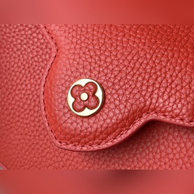 LV Модель： M20513 Мини-сумка Кожа подчеркивает современный стил