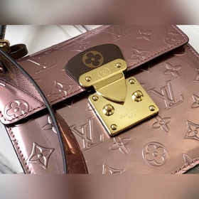 LV Модель： M90568 Сумка Spring Street Изготовлена из лакированно