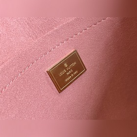 LV Модель： M90568 Сумка Spring Street Изготовлена из лакированно