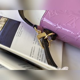 LV Модель： M90568 Spring Street Сумка Изготовлена из лакированно