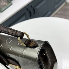 LV Артикул： M90576 Сумка Spring Street Изготовлена из лакированн