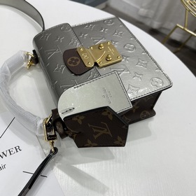 LV Артикул： M90576 Сумка Spring Street Изготовлена из лакированн