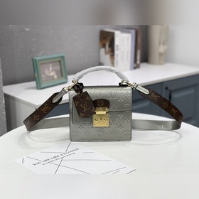 LV Артикул： M90576 Сумка Spring Street Изготовлена из лакированн