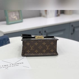 LV Артикул： M90576 Сумка Spring Street Изготовлена из лакированн