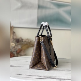 LV Артикул： M43550 Черная сумка-тоут Эта практичная сумка-тоут 