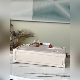 LV Модель： M44952 Серый чемодан Soft Trunk с шелкографией Квадра