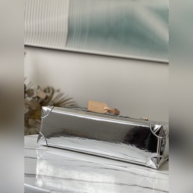 LV Артикул： M46121 Мини-версия сумки Sac Plat из лакированной ко