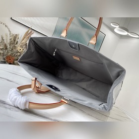 LV Артикул： M46121 Мини-версия сумки Sac Plat из лакированной ко