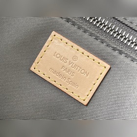 LV Артикул： M46121 Мини-версия сумки Sac Plat из лакированной ко
