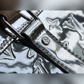 LV Артикул： M46121 Мини-версия сумки Sac Plat из лакированной ко