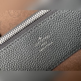 LV Модель： M59200 Черная сумка Bella Tote Изготовлена из мягкой 
