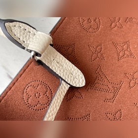 LV Модель： M59203 Сумка Bella Tote молочного цвета Изготовлена и