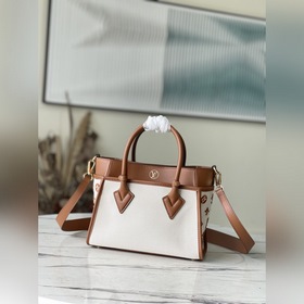 LV Артикул： M59905  On My Side Маленькая сумка Изысканная форма
