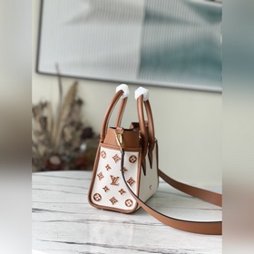 LV Артикул： M59905  On My Side Маленькая сумка Изысканная форма