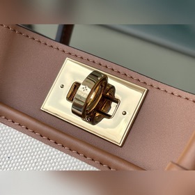 LV Артикул： M59905  On My Side Маленькая сумка Изысканная форма
