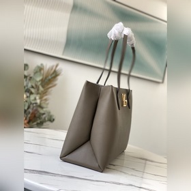 LV Артикул： M57345 Зеленый Новинка весны-лета 2021 — сумка LOCK