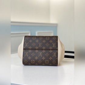 LV Модель M45389  Складная сумка среднего размера Изготовлена из