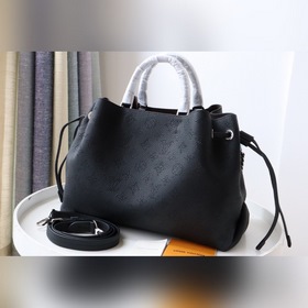 LV Сумка Bella Tote Артикул： M59200 Изготовлена из мягкой кожи с