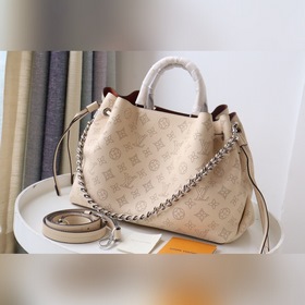 LV Bella Tote сумка Артикул： M59200 Изготовлена из мягкой кожи 