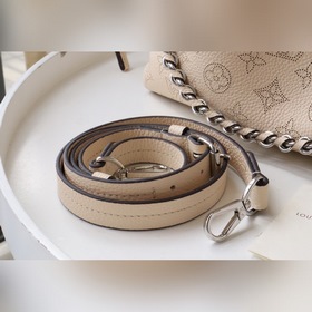 LV Bella Tote сумка Артикул： M59200 Изготовлена из мягкой кожи 