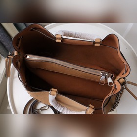 LV Bella Tote сумка Артикул： M59200 Изготовлена из мягкой кожи 