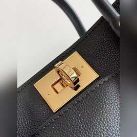 LV Артикул： M57729 M57728 ON MY SIDE Маленькая сумка Эта сумка 