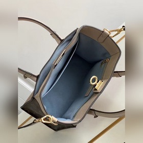 LV Артикул： M57729 M57728 ON MY SIDE Маленькая сумка Эта модель 