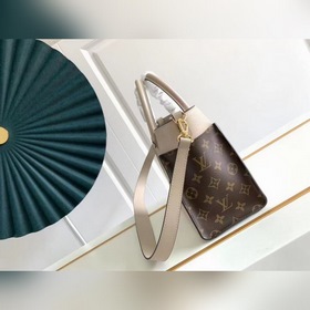 LV Артикул： M57729 M57728 ON MY SIDE Маленькая сумка Эта модель 