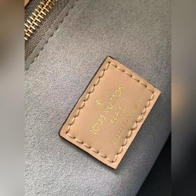 LV Артикул： M57729 M57728 ON MY SIDE Маленькая сумка Эта модель 