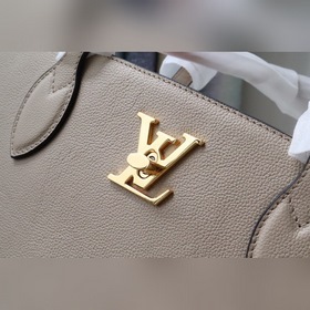 LV Артикул： M57508 Сумка Lockme Shopper Изготовлена из мягкой те