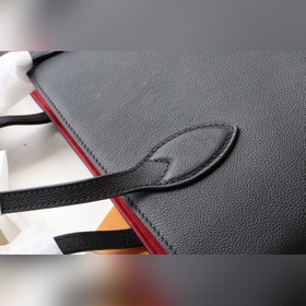 LV Артикул： M57508 Сумка Lockme Shopper Изготовлена из мягкой те