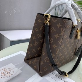 Сумка LV LU Flower Эта практичная сумка идеально подходит для ра