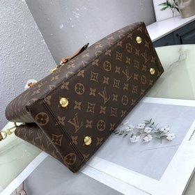 Сумка LV LU Flower Эта практичная сумка идеально подходит для ра