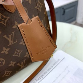 Сумка LV LU Flower Эта практичная сумка идеально подходит для ра