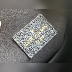 LV Артикул： M57687 Черная сумка LOCKME BUCKET Вдохновлена сумко